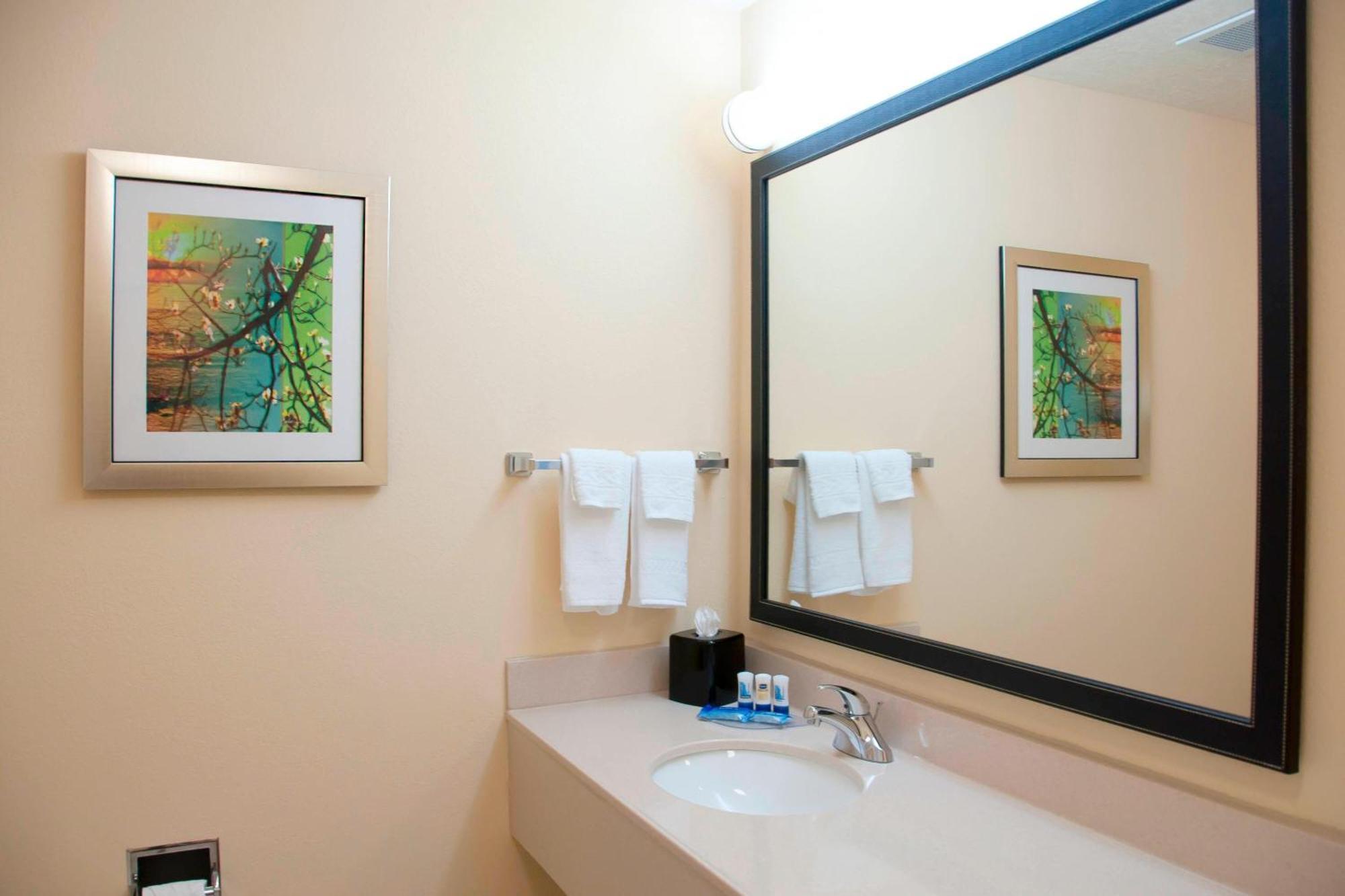 Fairfield Inn & Suites Эймс Экстерьер фото