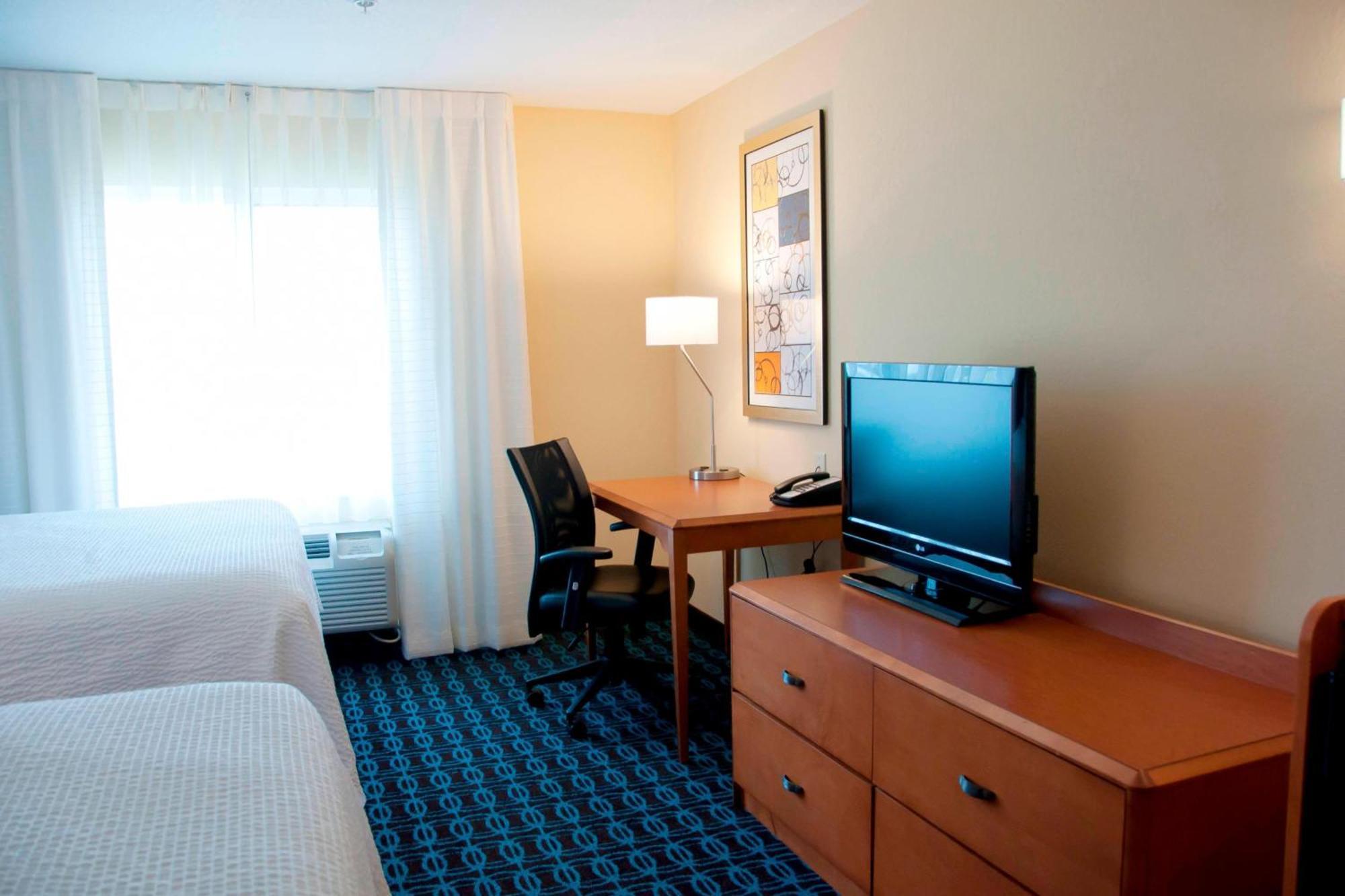 Fairfield Inn & Suites Эймс Экстерьер фото