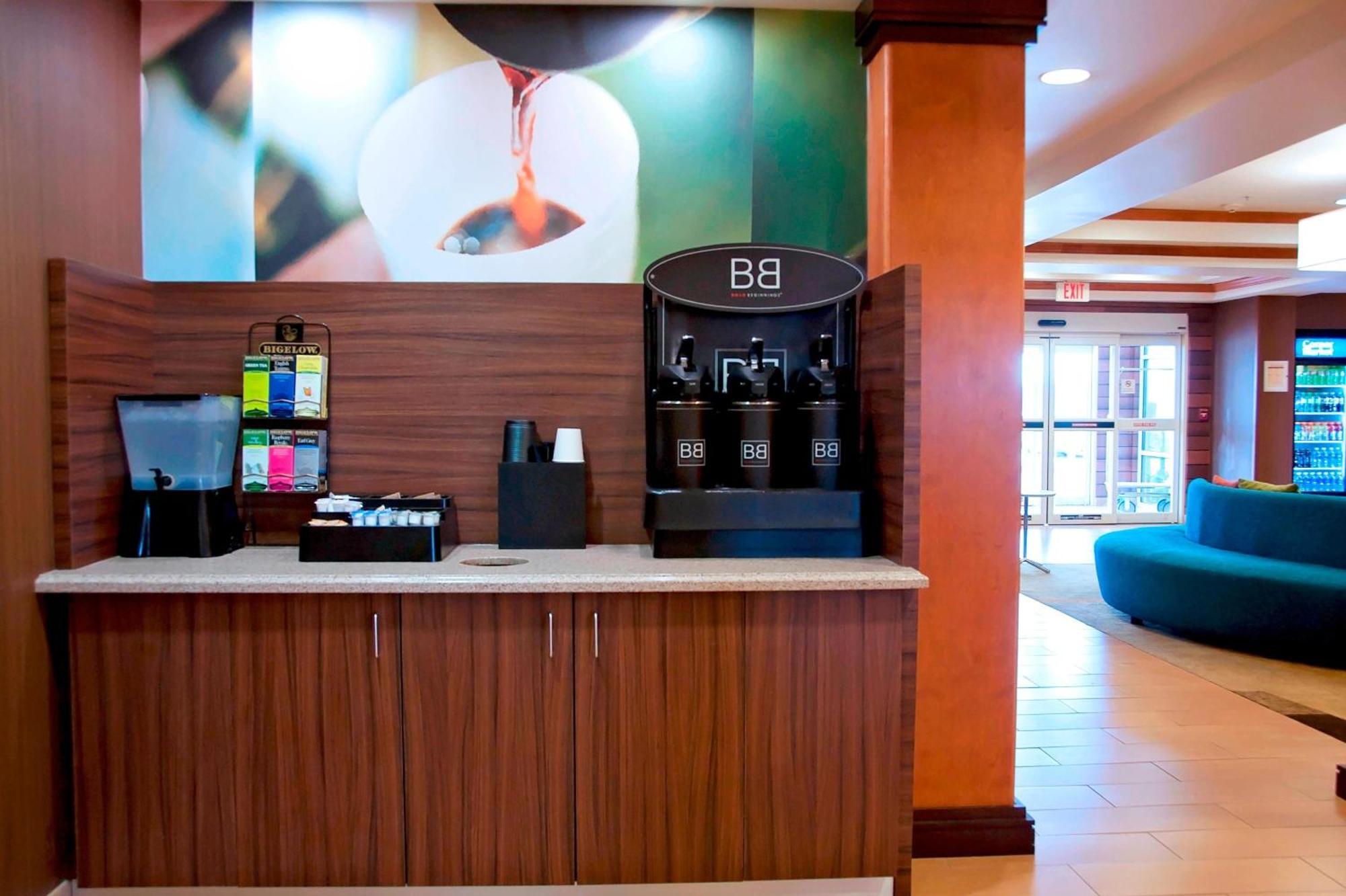Fairfield Inn & Suites Эймс Экстерьер фото