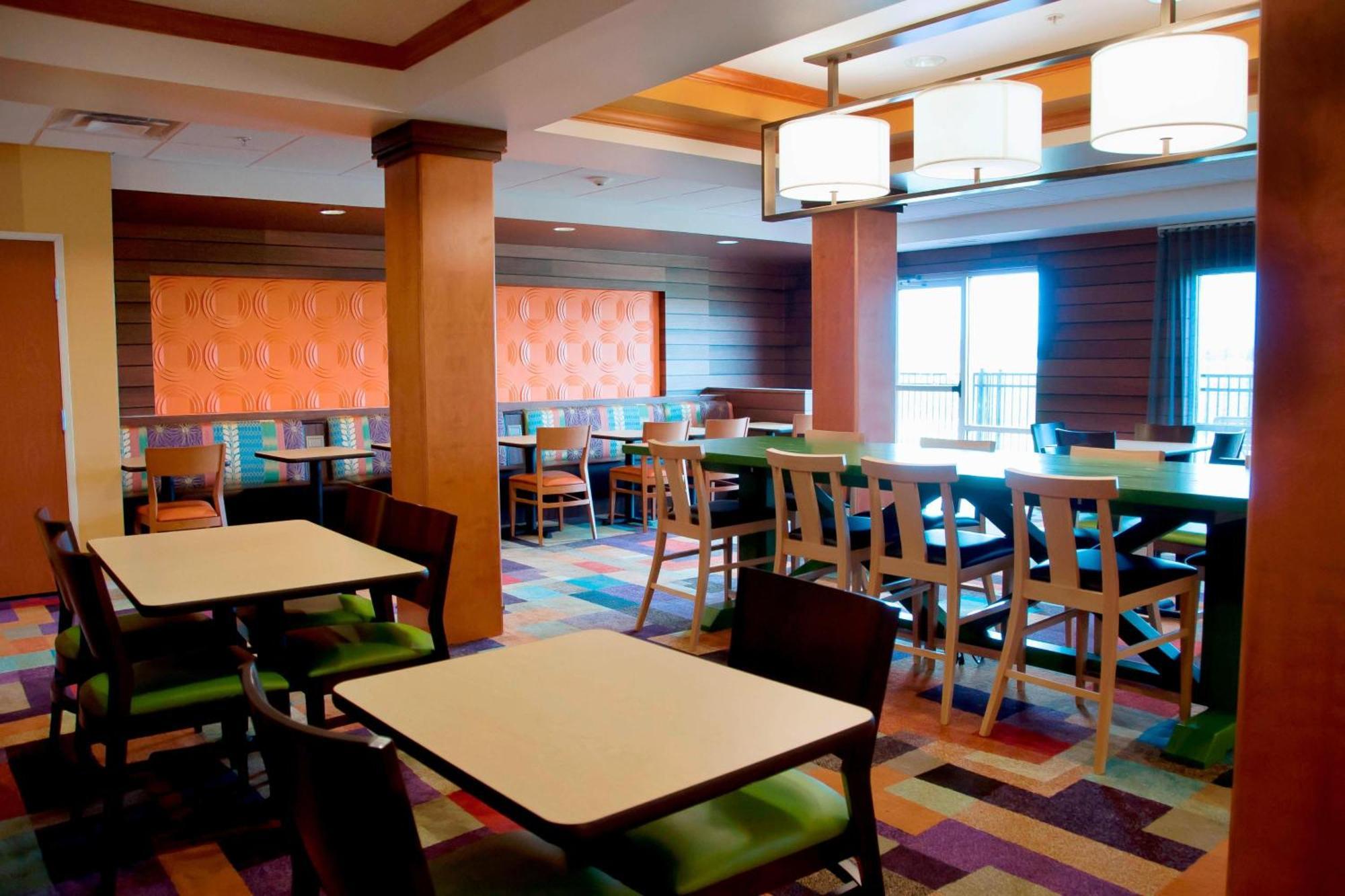 Fairfield Inn & Suites Эймс Экстерьер фото