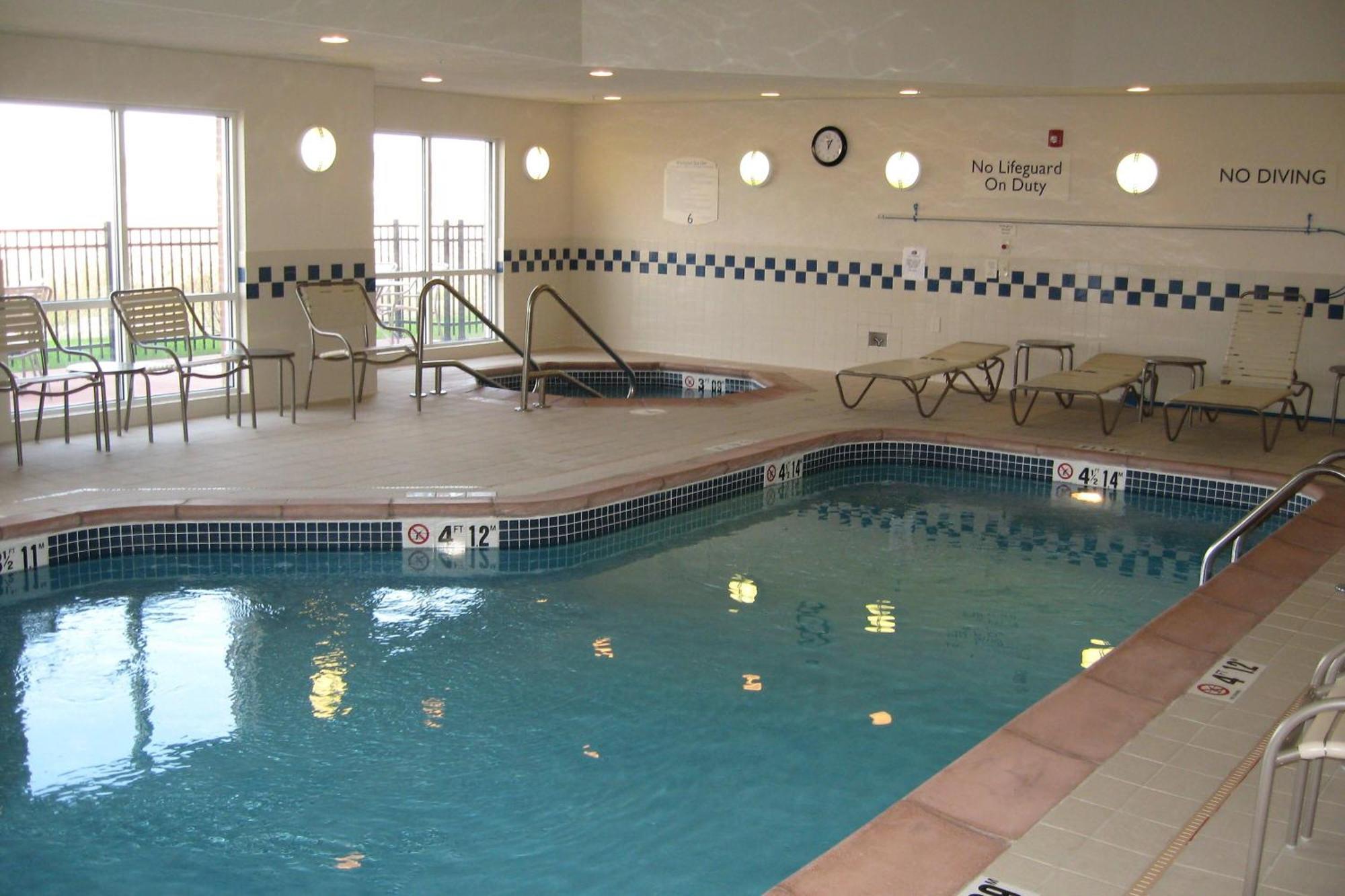 Fairfield Inn & Suites Эймс Удобства фото