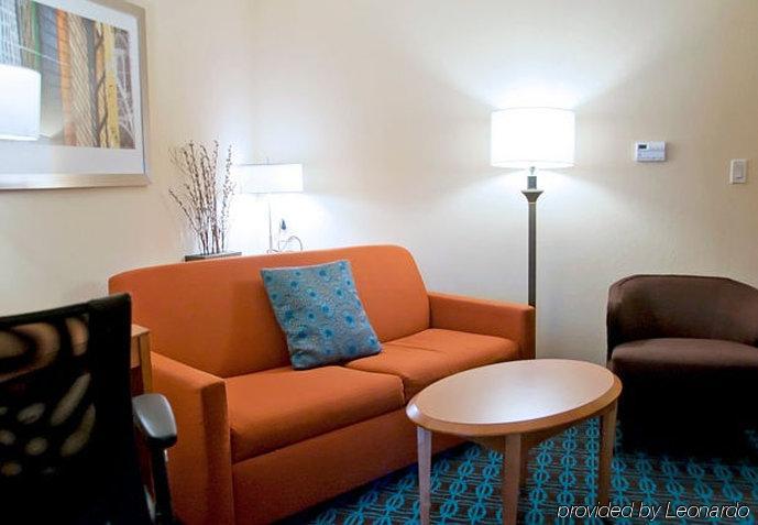 Fairfield Inn & Suites Эймс Экстерьер фото