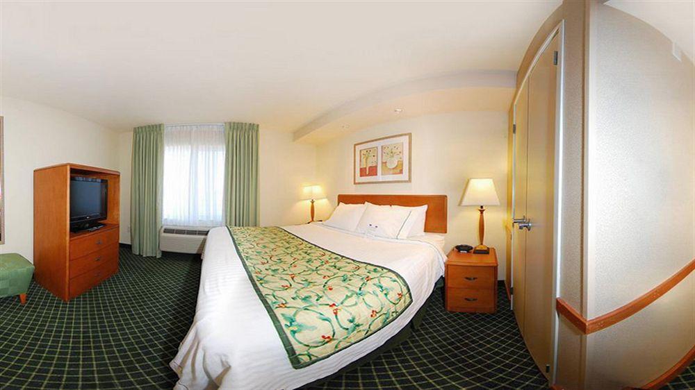 Fairfield Inn & Suites Эймс Экстерьер фото
