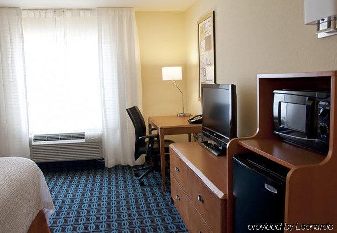 Fairfield Inn & Suites Эймс Экстерьер фото